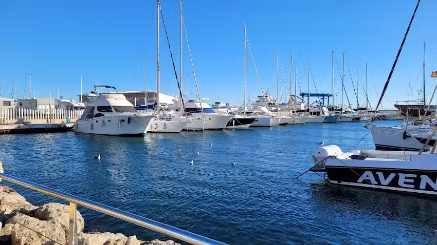 &Aacute;rea de Autocaravanas de V&eacute;lez M&aacute;laga (Torre del Mar)