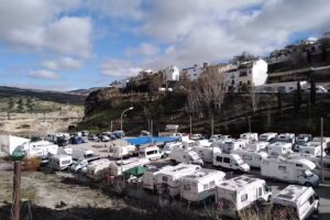 &Aacute;rea de autocaravanas en Alhama