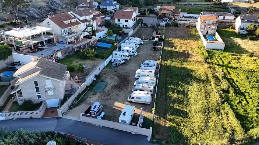 &Aacute;rea de autocaravanas illa de arousa (con do forno)