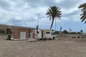 Area de autocaravanas y caravanas Camper