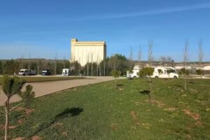 &Aacute;rea de Caravanas Santa Maria del Camper