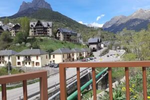 &Aacute;REA DE SERVICIOS PARA AUTOCARAVANAS de Sallent de G&aacute;llego.