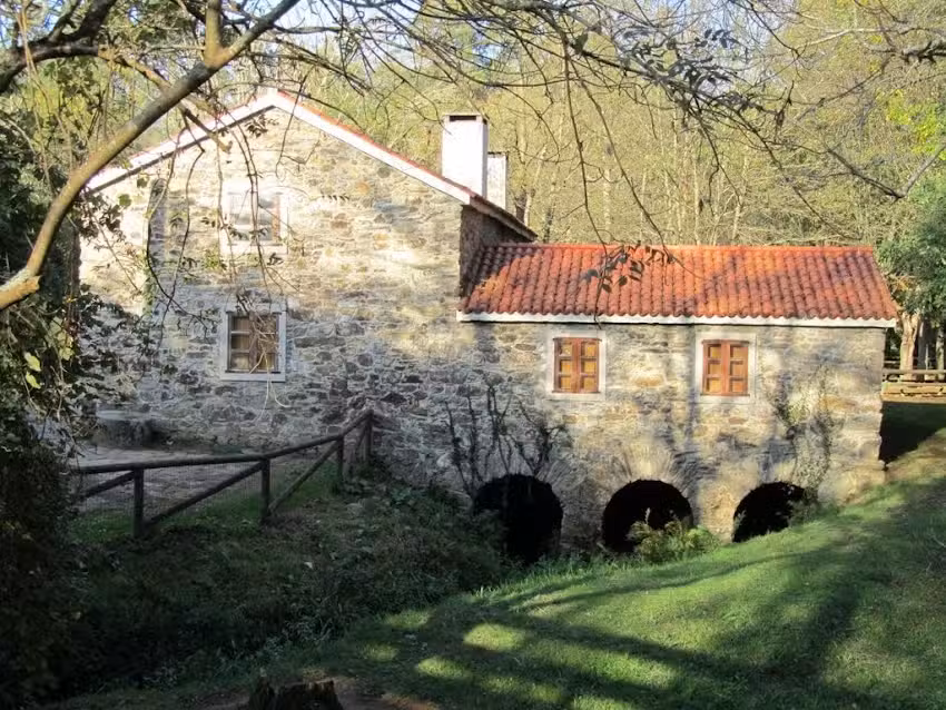 &Aacute;rea Natural Mu&iacute;&ntilde;o de Pedroso ~ Camping R&iacute;o Xuvia