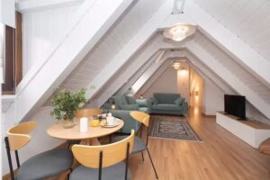 Ático Camino Real by BeValle