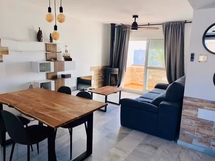 &Aacute;tico Chimenea y Piscina