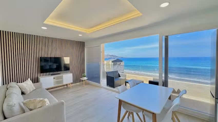 &Aacute;tico vistas mar playa Las Canteras