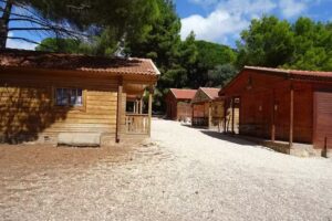 Aula de naturaleza y albergue tur&iacute;stico &laquo;Las Alquer&iacute;as&raquo;