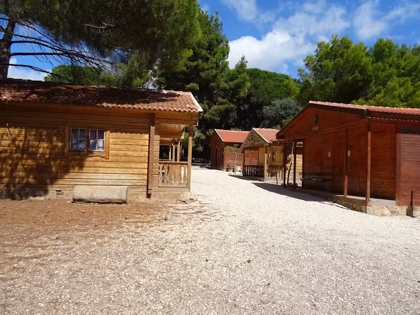 Aula de naturaleza y albergue tur&iacute;stico &laquo;Las Alquer&iacute;as&raquo;