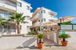 Baul&oacute; Mar Suites