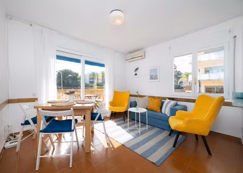 Beach flat with terrace