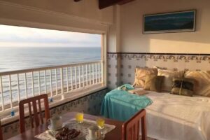 Beachfront and Bright Apartment