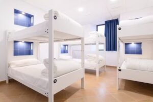 Benarrab&aacute; Hostel