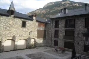 Beneasque Albar Apartment