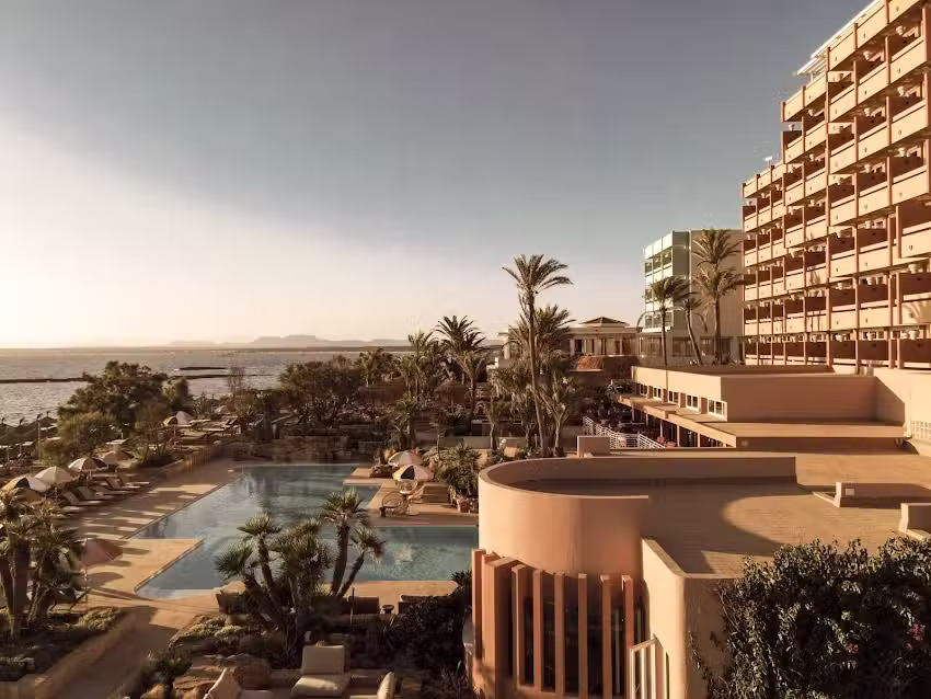 Bikini Island & Mountain Hotel Es Trenc