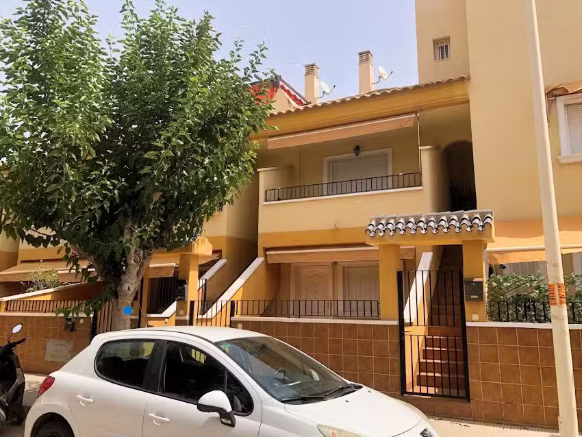 By The Sea Los Alcazares