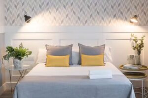 BYPILLOW Vel&aacute;zquez 45 | Hostal en Madrid