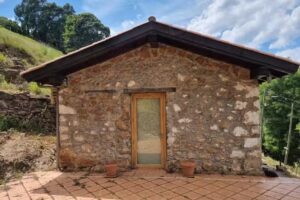 Cabaña con aparcamiento