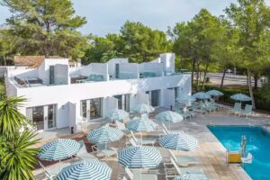 Cabot Las Velas Apartments