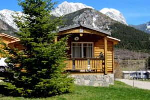 Cadí Vacances – Camping Pedraforca Bungalows & Spa