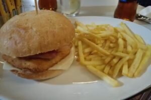 Cafeter&iacute;a &Aacute;guilas de los Collados