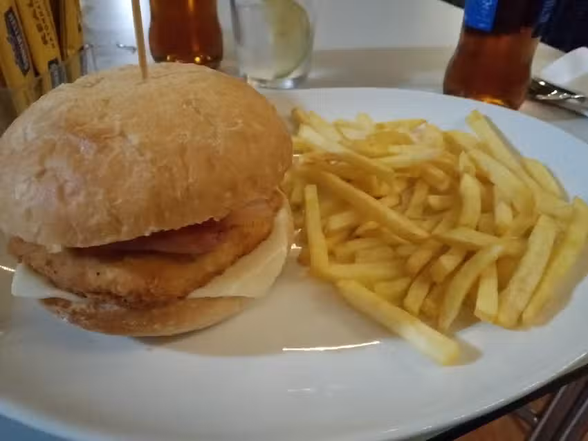 Cafeter&iacute;a &Aacute;guilas de los Collados