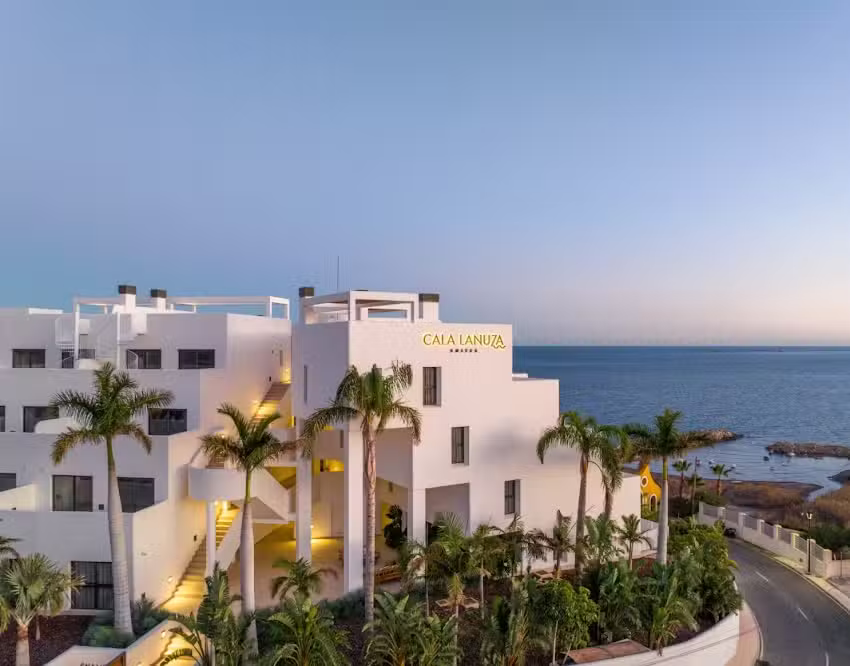 Cala Lanuza Suites