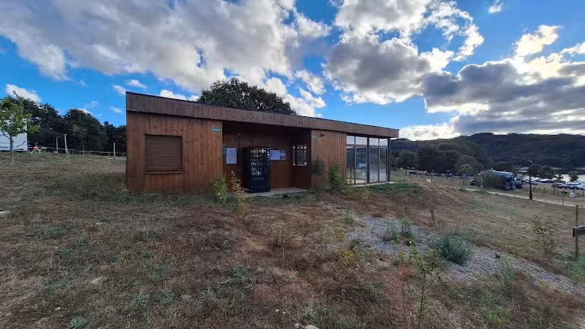 Campamento de Autocaravanas &ndash; Encoro de Prada (A Veiga)