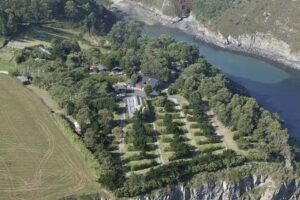 Camping Bungalows Playa de Taur&aacute;n Asturias