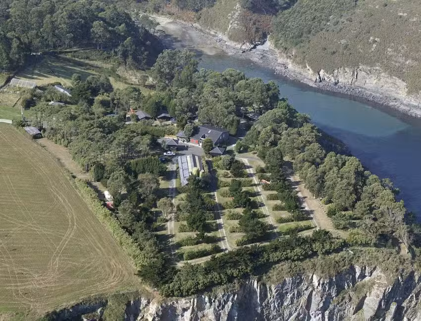 Camping Bungalows Playa de Taur&aacute;n Asturias
