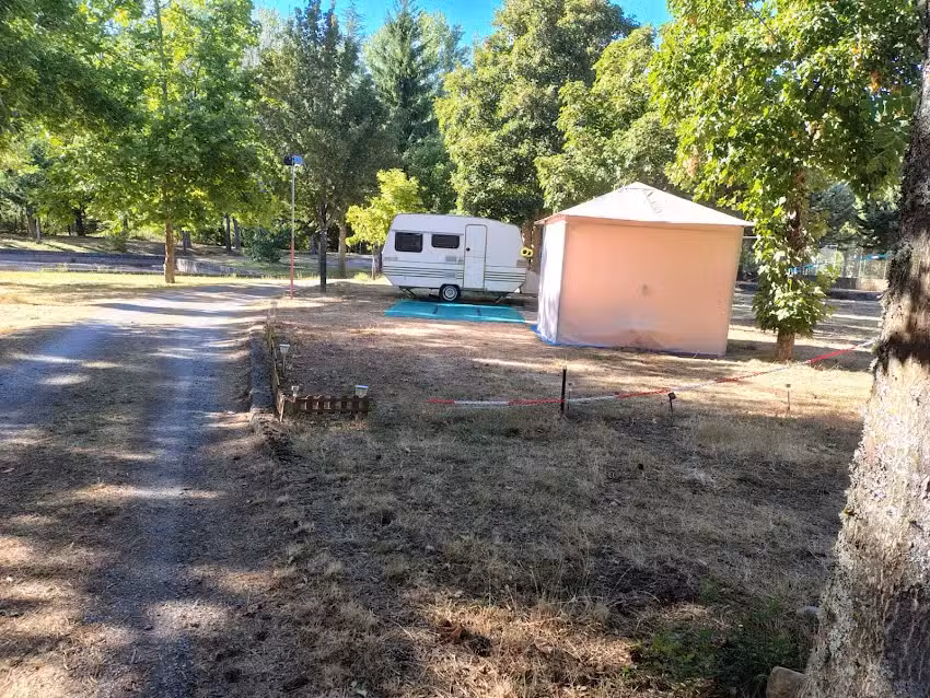 Camping De Bo&ntilde;ar Y Area De Autocaravanas