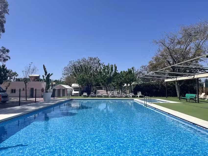 Camping El Jard&iacute;n