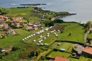 Camping El Pe&ntilde;oso