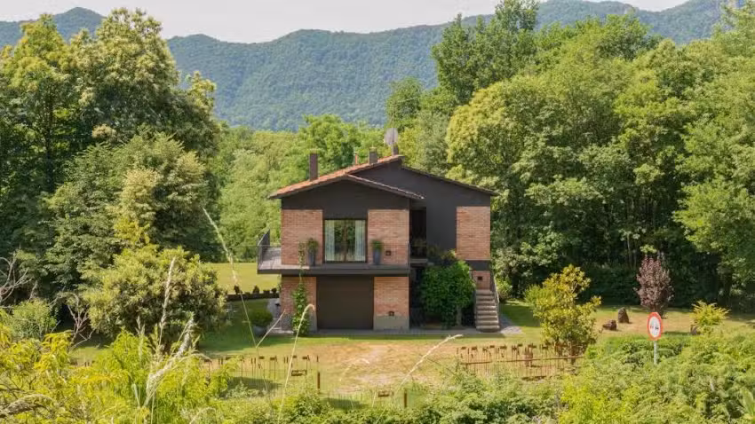 Can Baseia &ndash; con jard&iacute;n y acceso privado a La Fageda