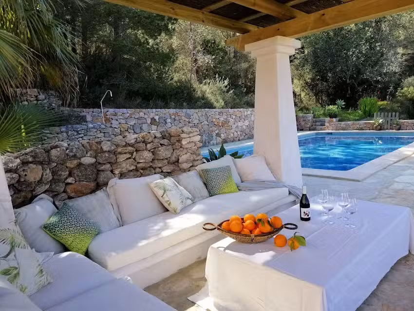 CAN XICU D&acute;ES FALCONS