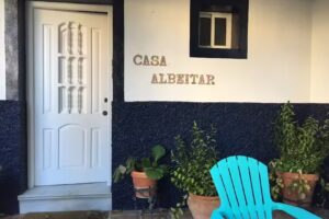 Casa Alb&eacute;itar