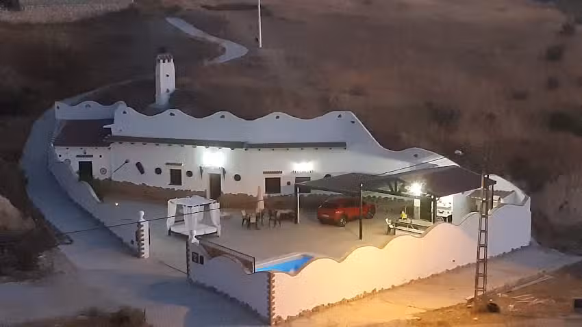 Casa cueva los Honorios