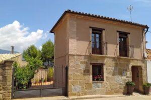 Casa d&rsquo;a Tienda y Balc&oacute;n de Guara