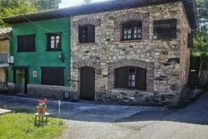 Casa de Aldea Xideces A