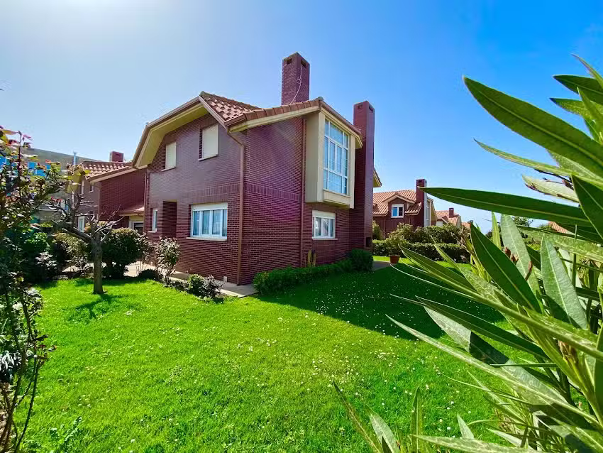 Casa de AnMar, casa amplia con jard&iacute;n