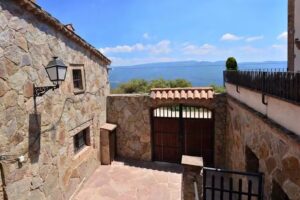 Casa de col&ograve;nies Can Miquel&oacute;