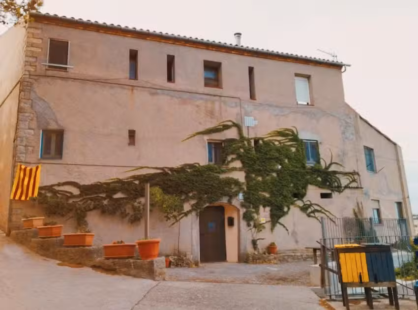 Casa de Col&ograve;nies La Gu&agrave;rdia Lada