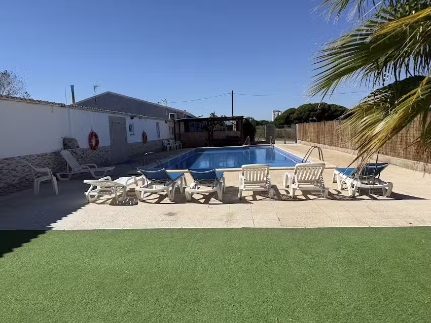 Casa de Col&ograve;nies La Marinada