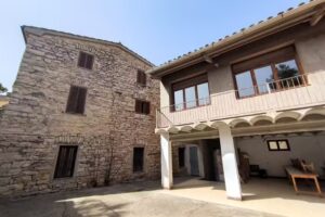 Casa de Col&ograve;nies Rector de Vallfogona