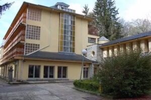 Casa de Convivencias Divina Pastora | Albergue Rural en Guadarrama