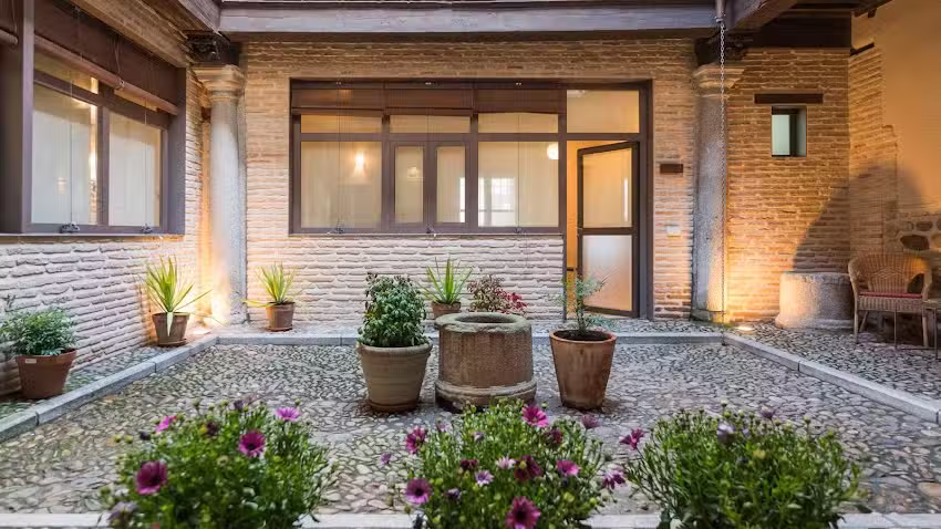 Casa de los Moz&aacute;rabes by Toledo AP