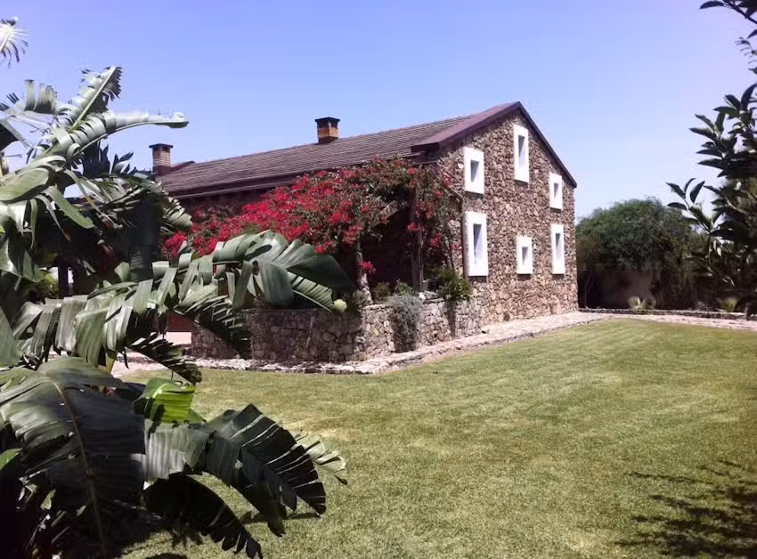 Casa de piedra de la Laguna