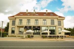 Casa de Viaxeiros by Pandora Hoteles