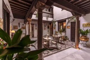 Casa del Capitel Nazar&iacute;