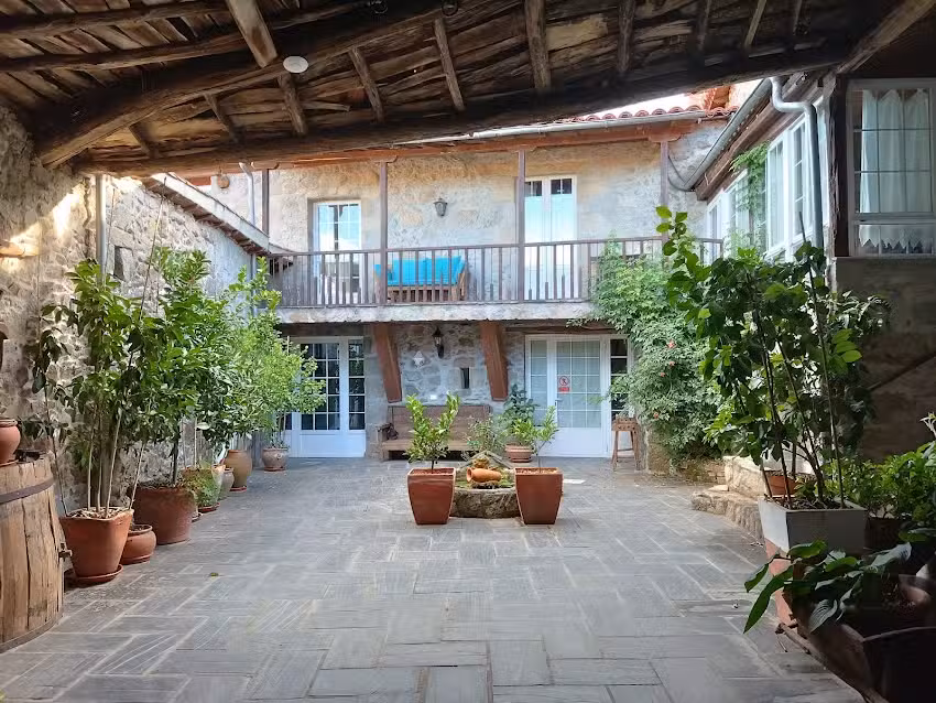 Casa Dos Muros, Ribeira Sacra, Galicia