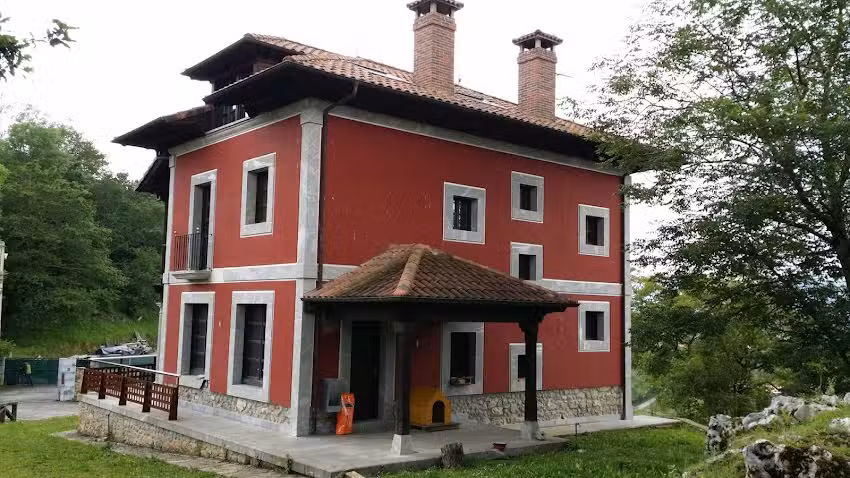 CASA ESCUELA DE TOR&Iacute;N